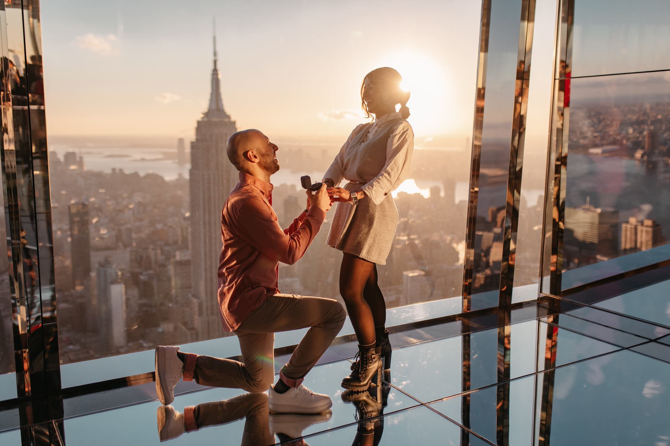 There is no better place to propose than 1,100 feet above the heart of Manhattan. Plan your dream proposal with our customizable packages.